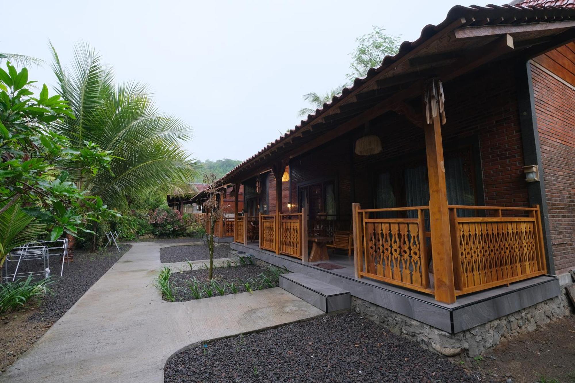 Java Turtle Lodge Meru Betiri Banyuwangi  Exteriör bild